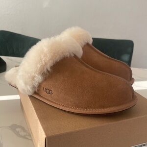 UGG Scuffette II size 9